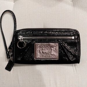 Coach Bags - Coach wristlet Coach Bags - Coach wristlet
